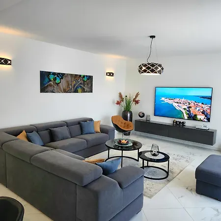 Luxury Modern Keti-private Pool&garden Villa Porec