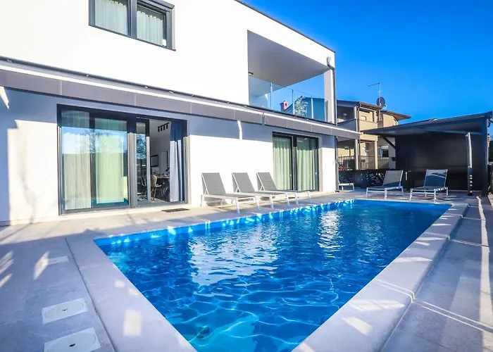 Villa Luxury Modern Keti-private Pool&garden *