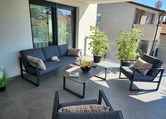 Luxury Modern Keti-private Pool&garden Villa