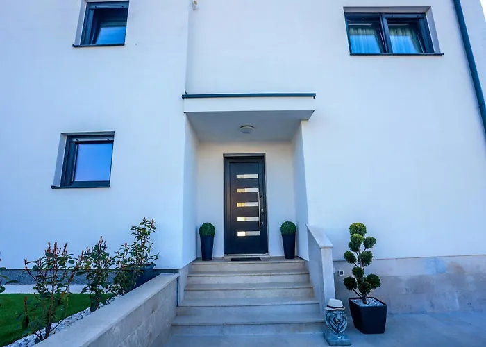 Luxury Modern Keti-private Pool&garden Villa *