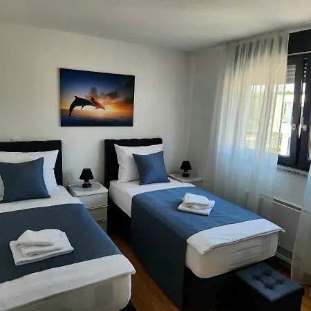 Luxury Modern Keti-private Pool&garden *