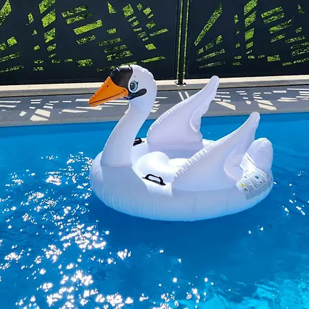 Вилла Keti With Private Pool & Garden In Пореч