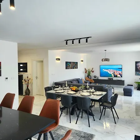 Luxury Modern Keti-private Pool&garden *